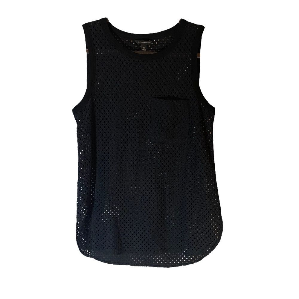 Banana Republic sleeveless black lattice top w/crewneck and front pocket